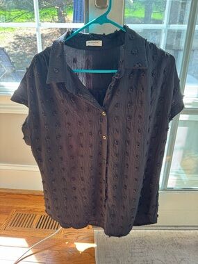 Anthropologie Black Textured Short-Sleeve Button-Down Shirt